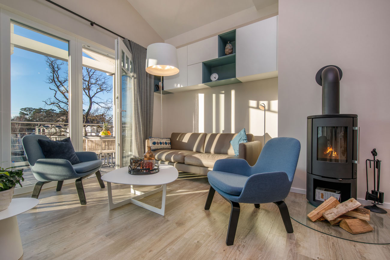 Villa Düne 4 Appartement 8 Wohnzimmer mit Balkon in Suedwestlage